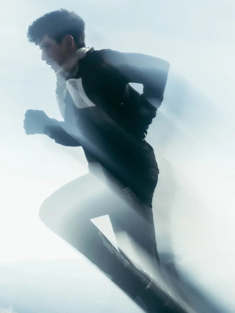 Traileur en course par temps froid avec une veste thermique WISE Thermalshell